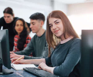 Offline vs. Online Learning in B.Tech Colleges in Gujarat – Which One Is Better?
