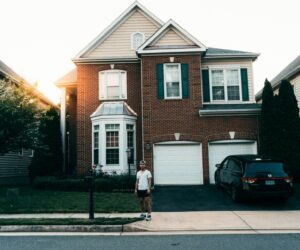 8 Tips on How to Spot Red Flags When Buying a House