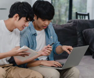 Why Students Are Choosing Online Course Assistance Over Traditional Tutoring