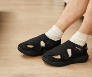 Best Men’s Shoes for Swollen Feet in 2025: Comfortable, Adjustable, and Supportive