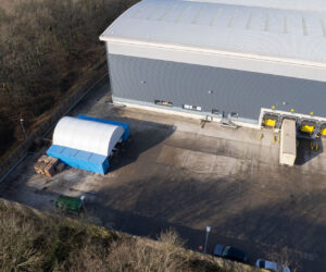 Wie ein industrielles Containerzelt große Bauprojekte mit wetterfesten Räumen aufwertet