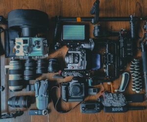 Freelancers vs. Agencies: Who Offers the Best Professional Video Editing Services?