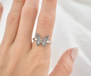 The power of memorial rings in remembering those we love