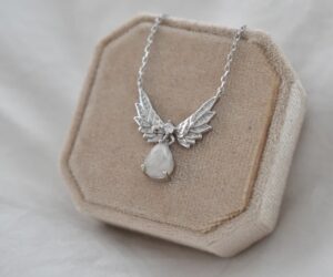 Unique memorial necklaces to keep your memories close