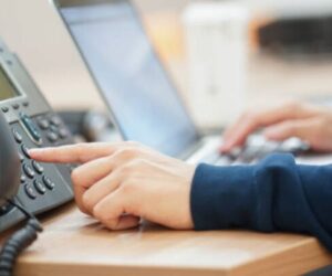 A Guide on Choosing the Right Business Phone System