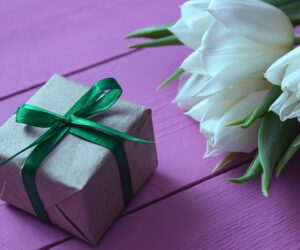 Celebrate Love Across Miles – Send Anniversary Gifts To Australia Online